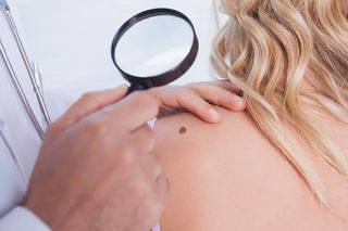 Врач дерматолог-онколог