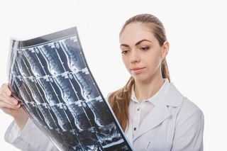 Консервативное лечение перелома лучевой кости в типичном месте (гипсовая повязка)